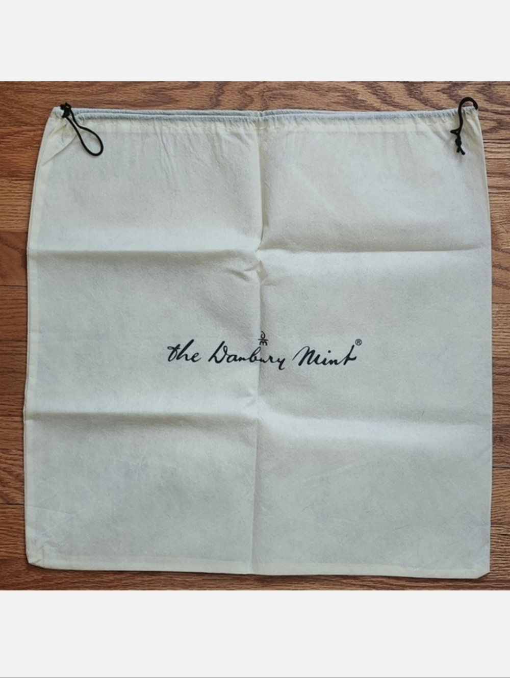 The Danbury Mint Beige Dust Bag With Drawstring 19"×19"